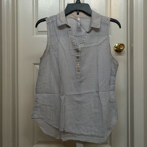 DNA Couture Size L Button Down Sleeveless Blouse